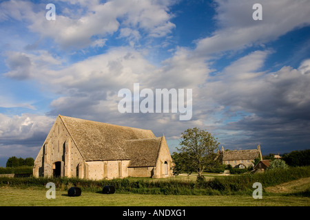 Großen Coxwell Scheune gebaut 1300 im Besitz des National Trust in The Cotswolds Oxfordshire UK Stockfoto