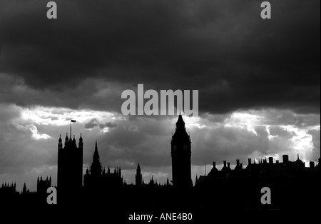 Häuser des Parlaments London an einem stürmischen Tag Stockfoto