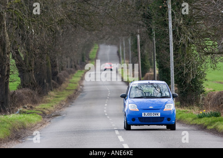 Auto auf einer Landstraße Staffordshire Vereinigtes Königreich Stockfoto