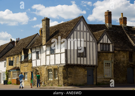 Tudor-Stil Fachwerkhäuser in Laycock Wiltshire Vereinigtes Königreich Stockfoto