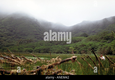 Ökotouristische fotografieren Frösche in geothermisch beheizten Kratersee des Vulkan Maderas Isla de Ometepe See Nicaragua Nicaragua Stockfoto