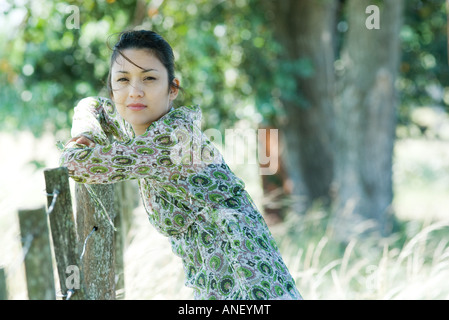 Holz Zaun Pfosten Einbetonieren - USA Stockfoto, Bild: 216848258 - Alamy