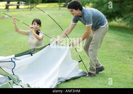 Junge Camper, Zelt Stockfoto