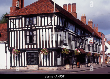 Das Falcon Hotel und Pub – eine feine alte Holz-Rahmenbau-Chapel Street, Stratford bei Avon, England Stockfoto