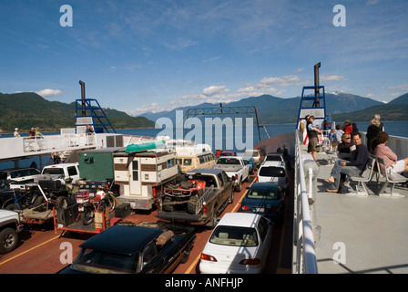 Der Kootenay Bay - Balfour Ferry verbindet Highway 3A über Kootenay Lake, bilden eine alternative Route zwischen Creston und Besetzung Stockfoto