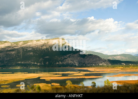 Columbia-See, in der Nähe von Kanal Wohnungen bildet den Oberlauf des Columbia River, in den rocky Mountain Trench, Kootenays, britische co Stockfoto