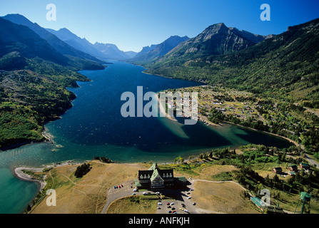 Luftbild des Fürsten von Wale Hotel, Waterton Lakes Nationalpark, Alberta, Kanada. Stockfoto