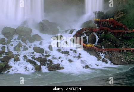 Blick auf die Niagara Falls National Park, New York State von Niagara Falls, Ontario, Kanada. Stockfoto