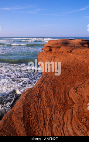 Sandstein Felsen, Cavendish Beach, Prince Edward Island National Park, Prince Edward Island, Kanada. Stockfoto
