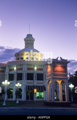 Das Chemainus Theater in der Abenddämmerung, Vancouver Island, British Columbia, Kanada. Stockfoto