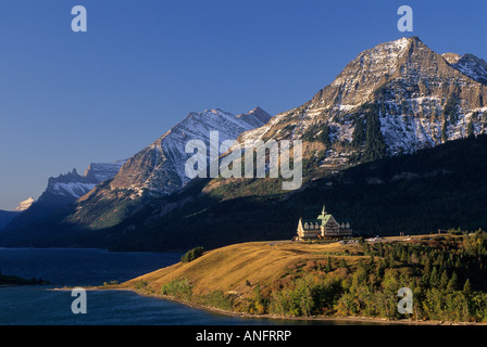 Sunrise, Prince Of Wales Hotel Waterton-Glacier International Peace Park, Alberta, Kanada. Stockfoto