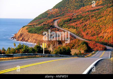 Küstenstraße, Französisch Mountain, Cabot Trail, Cape Breton Highlands National Park, Nova Scotia, Kanada. Stockfoto