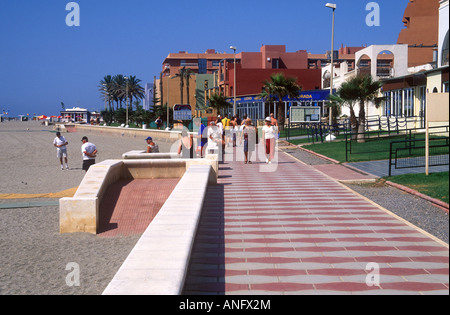 Roquetas de Mar - Szene an der promenade Stockfoto