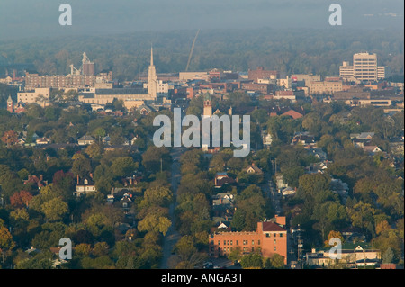 Mississippi River Valley, USA, WISCONSIN, La Crosse: Blick auf die Stadt vom Opa Bluff / Morgen Stockfoto