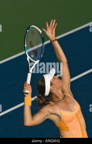 Martina Hingis Verfahren ihr zu dienen beim Tennisturnier 2006 Acura Classic, La Costa, Kalifornien Stockfoto