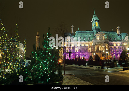 Rathaus, Place Jacques Cartier, Old Montreal zu Weihnachten, Montreal, Quebec, Kanada. Stockfoto