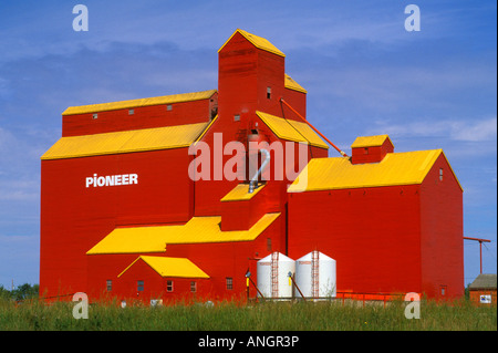 Getreidesilo in der Prärie, Lajord, Saskatchewan, Kanada. Stockfoto