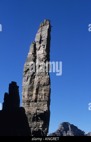 Bergsteiger auf dem Gipfel des Grand Sentinel, Alberta, Kanada. Stockfoto