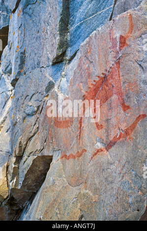 Agawa Rock roten Ocker Piktogramme, glaubte von Ojibwa Schamanen Künstlern bemalte im 17. und 18. Jahrhundert, sind Teil des native attra Stockfoto