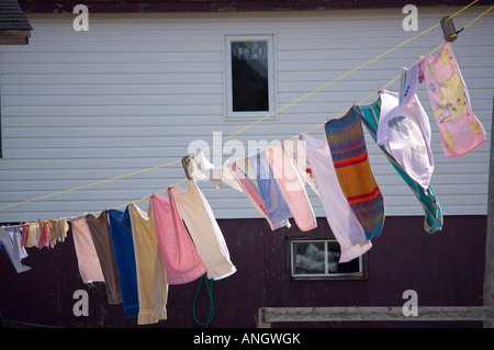 Die gute altmodische Art und Weise - auf einer Wäscheleine in der Conche Hafen, Conche, Französisch Ufer, Great Northern Peninsula Wäscheständer, Stockfoto