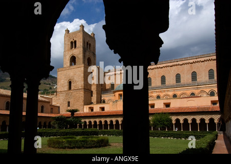 Kathedrale von Monreale, Cattedrale di Santa Maria Nuova di Monreale, Palermo, Sizilien, großes existierendes Beispiel normannischer Architektur, byzantinische Mosaiken Stockfoto