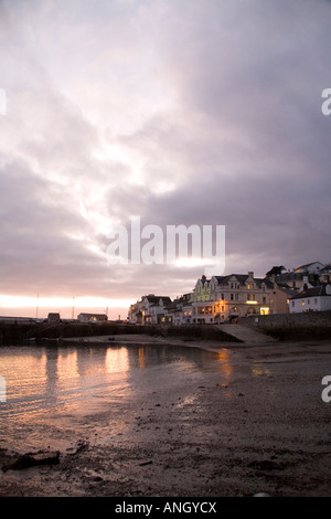 Sonnenuntergang über St Mawes Hafen, Cornwall, England. Stockfoto