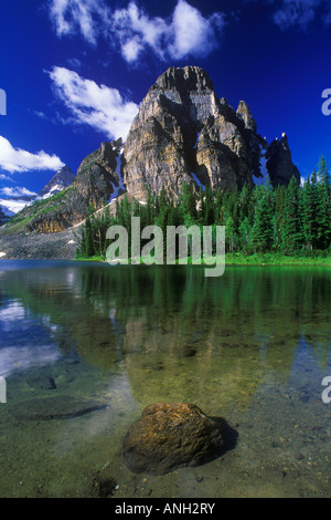 Sunburst Peak und Sunburst Lake, Mount Assiniboine Provincial Park, Britisch-Kolumbien, Kanada. Stockfoto