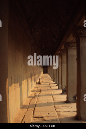 Kolonnade im Angkor Wat Tempel-Komplex Stockfoto
