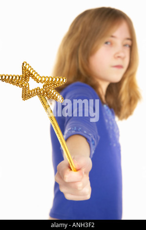 Junge weiße Mädchen mit Stern Zauberstab Stockfoto