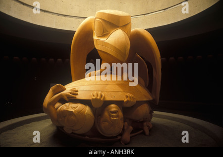 Der Rabe und The First Men, Skulptur, Britisch-Kolumbien, Kanada. Stockfoto