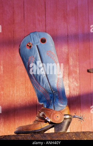 Cowboy-Stiefel und Sporen, Alkalai Ranch, Britisch-Kolumbien, Kanada. Stockfoto