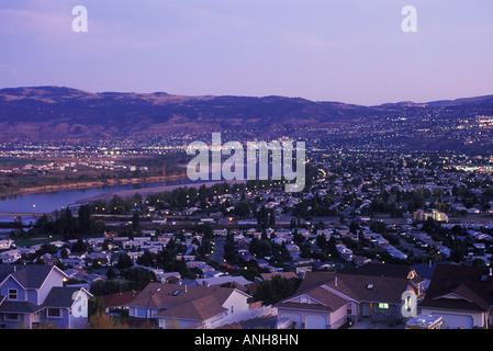 Stadt von Kamloops bei Sonnenuntergang, Britisch-Kolumbien, Kanada. Stockfoto