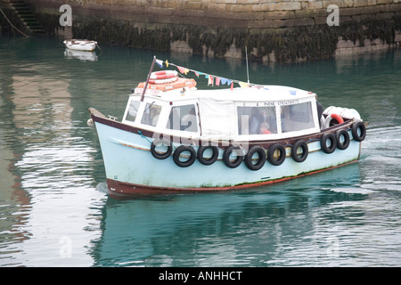 Eine kleine Personenfähre in Falmouth, Cornwall, England. Stockfoto