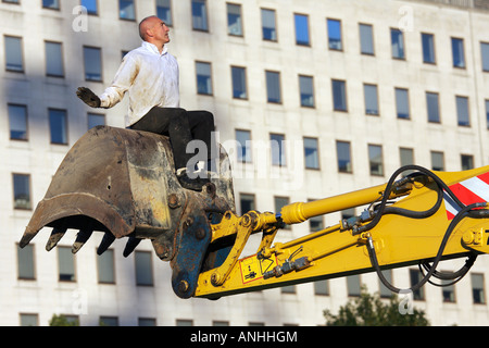 Transportiert Exceptionnels - Performance-Künstlerin am Südufer Stockfoto