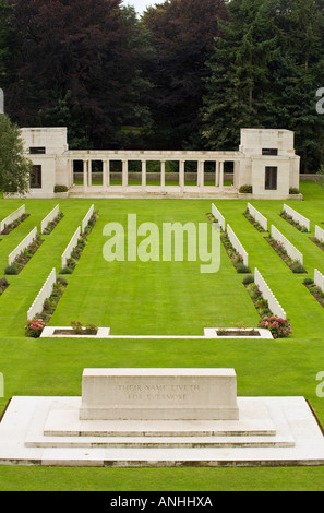 Neuen britischen Friedhof Buttes und New Zealand Memorial in der Ferne auf Polygon-Wald bei Ypern, Belgien Stockfoto