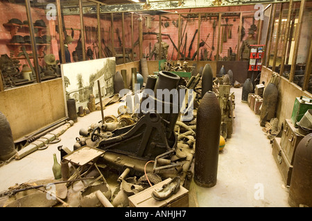 Museum von WW1 Objekte aus den Gräben und Granattrichter im Heiligtum Wood in der Nähe von Ypern, Belgien Stockfoto