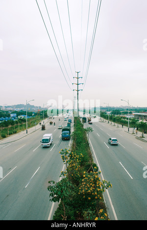 Mehrere-spurige Autobahn, erhöhte Ansicht Stockfoto
