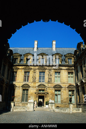 Frankreich, Paris das Marais das Hotel de Sully, ein privates Herrenhaus, in der Nähe des Place des Vosges im Zentrum von Paris. Historisches Denkmal Stockfoto