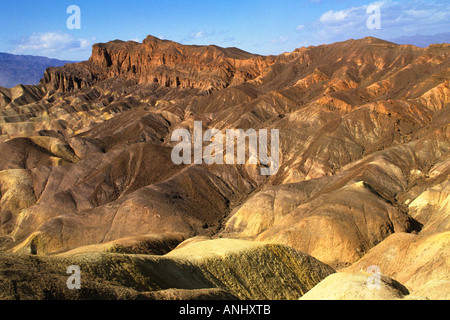 Death Valley National Park Zabriskie Point National Sanddünen, Salzflächen, Erosion, einsame Mondlandschaft. Teil der Amargosa Range California, USA Stockfoto