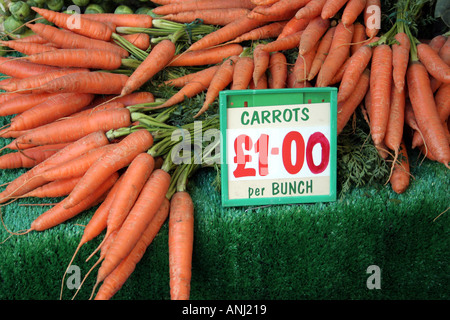 Frische Karotten zum Verkauf Borough Market London Stockfoto