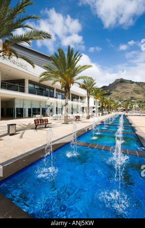 Forum und direkt am Meer, Machico, Madeira, Portugal Stockfoto