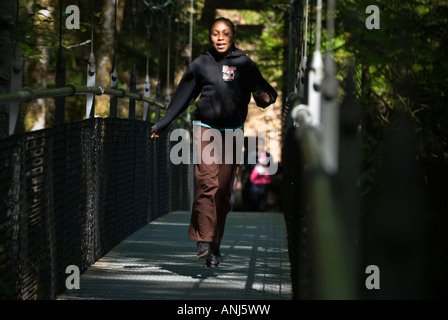 100 4. und 5. Klässler von John Muir Elementary School verbringen Sie 4 Tage im Freien und ökologische Aktivitäten. Stockfoto