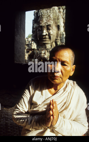 Angkor. Nonne am Bayon Tempel. Siemp ernten Zustand. Kambodscha. Süd-Ost-Asien Stockfoto