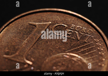 Einen Euro-Cent-Münze auf schwarzem Hintergrund hautnah abgeschnitten Stockfoto