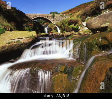 Alten Lastesel Brücke und Fluss Dane, drei Shires Kopf, Peak District National Park, Derbyshire, England, UK Stockfoto