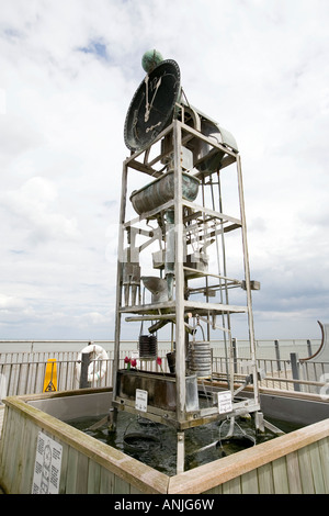 UK Suffolk Southwold Pier Tim Hunkins Wetterfahne Stockfoto