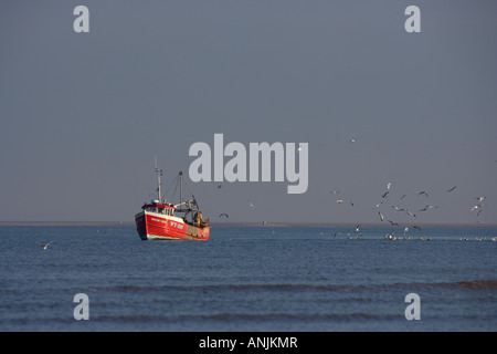 Fischereifahrzeug aus Holkham Norfolk Dezembermorgen Stockfoto