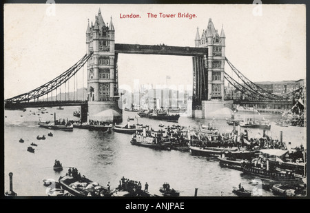 Tower Bridge öffnen 94 Stockfoto