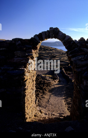 Trail auf der felsigen Insel Isla Amantani Titicacasee Peru Altiplano Stockfoto