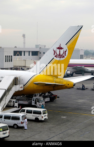 Wartung am Brunei International Airport Stockfoto